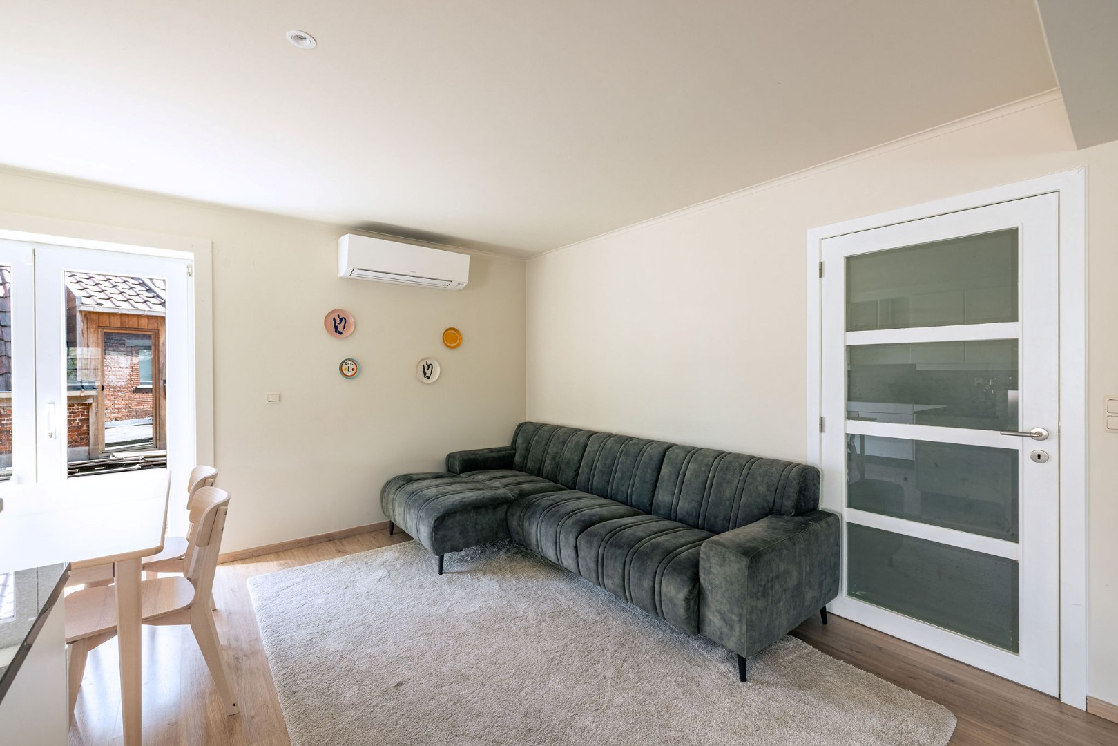 Instapklaar duplexappartement met ruim terras op centrale ligging te Wetteren 