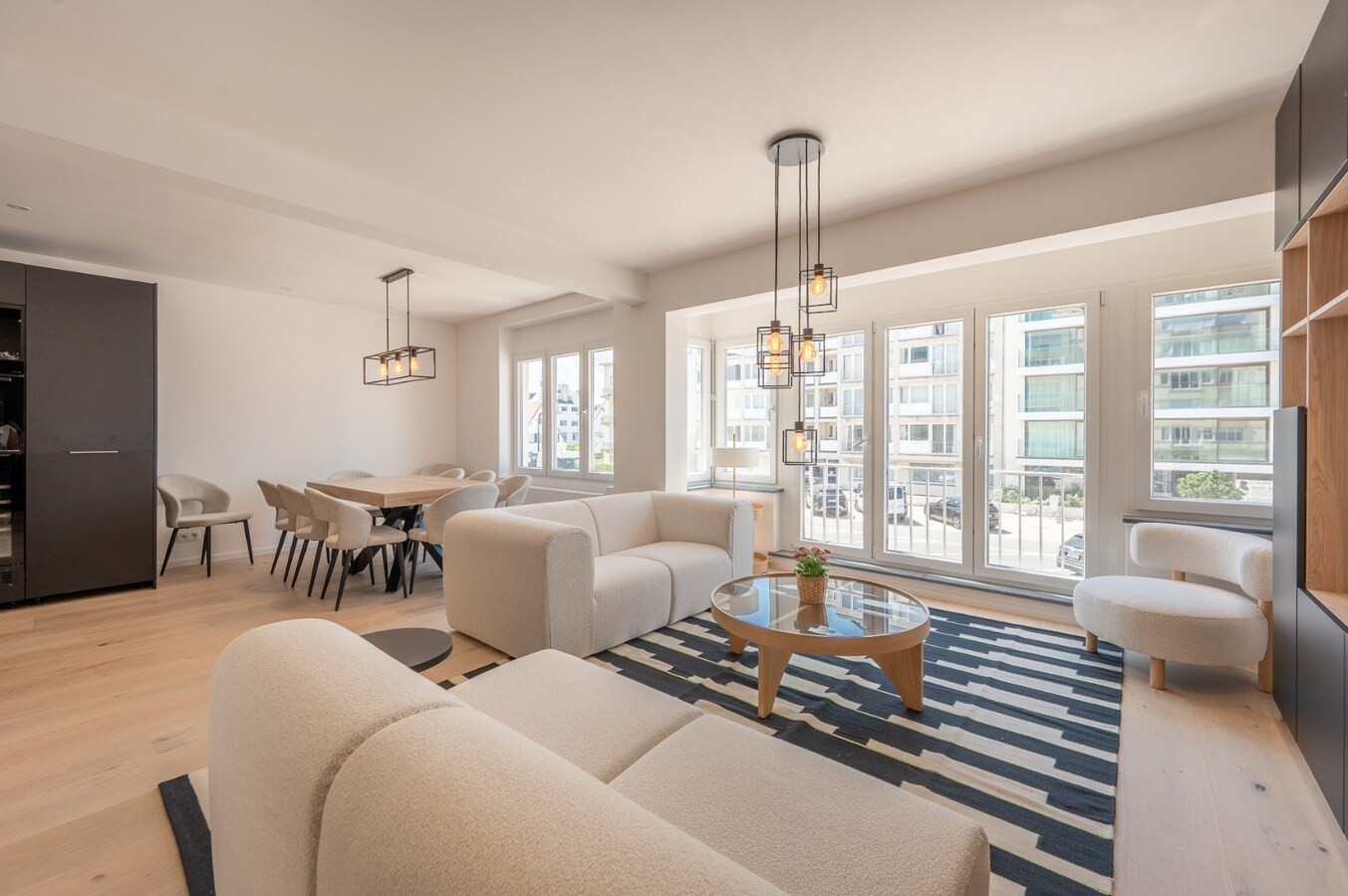 Recent gerenoveerd appartement met adembenemend zeezicht aan het Albertstrand. 