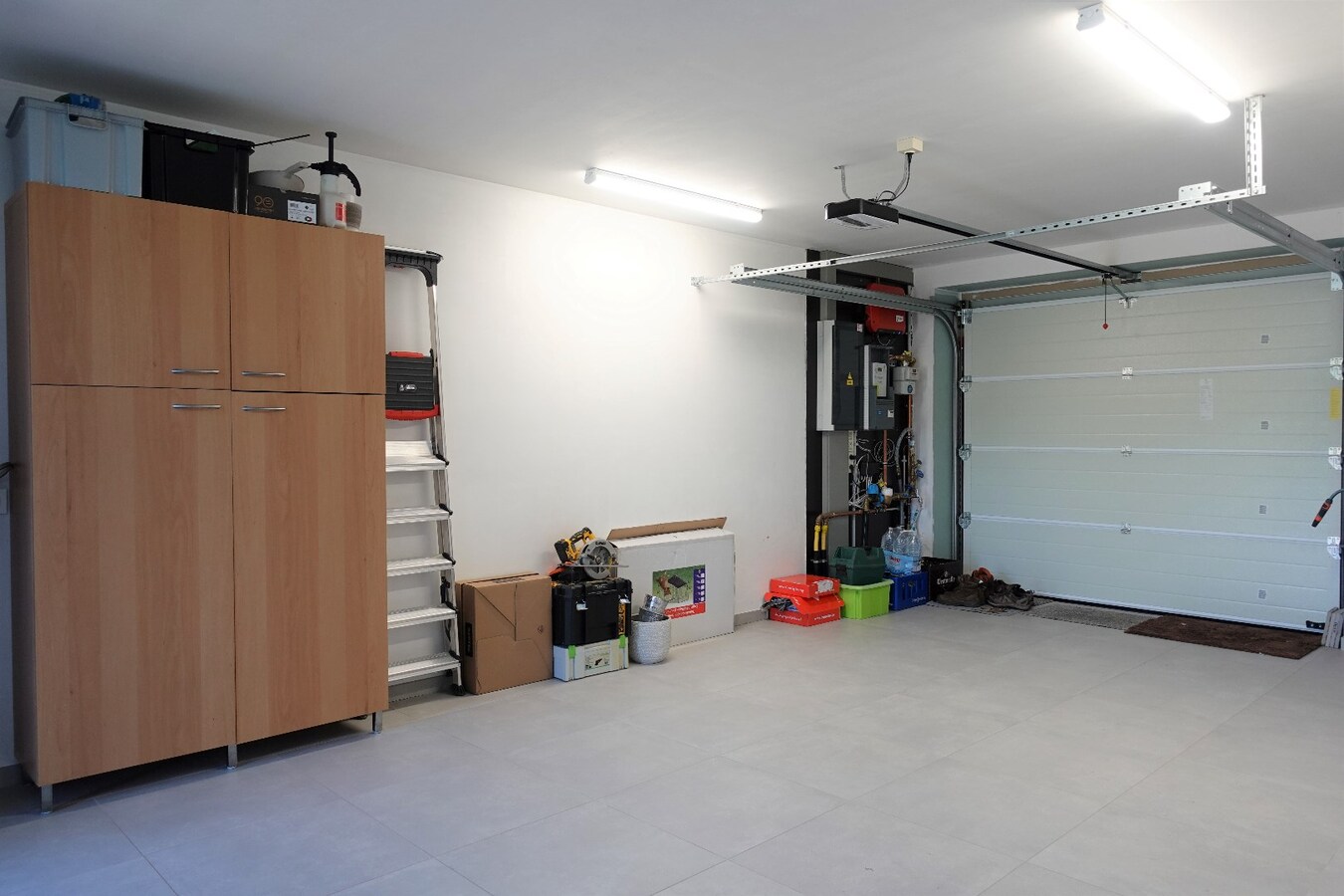 Prachtig afgewerkte moderne nieuwbouwwoning met tuin 