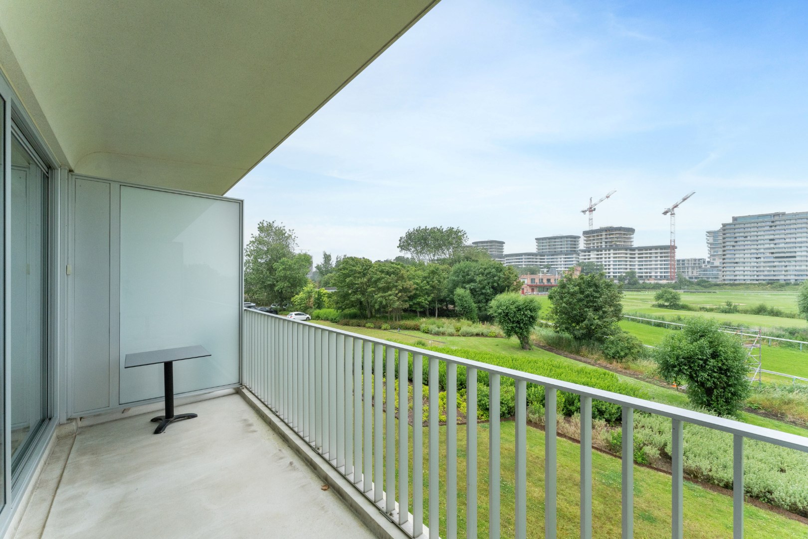 LUXUEUS APPARTEMENT MET PRACHTIG GROENZICHT 