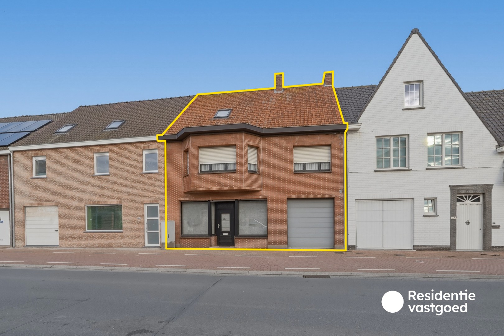 Ruime gezinswoning aan "Den Engel" in Ichtegem 
