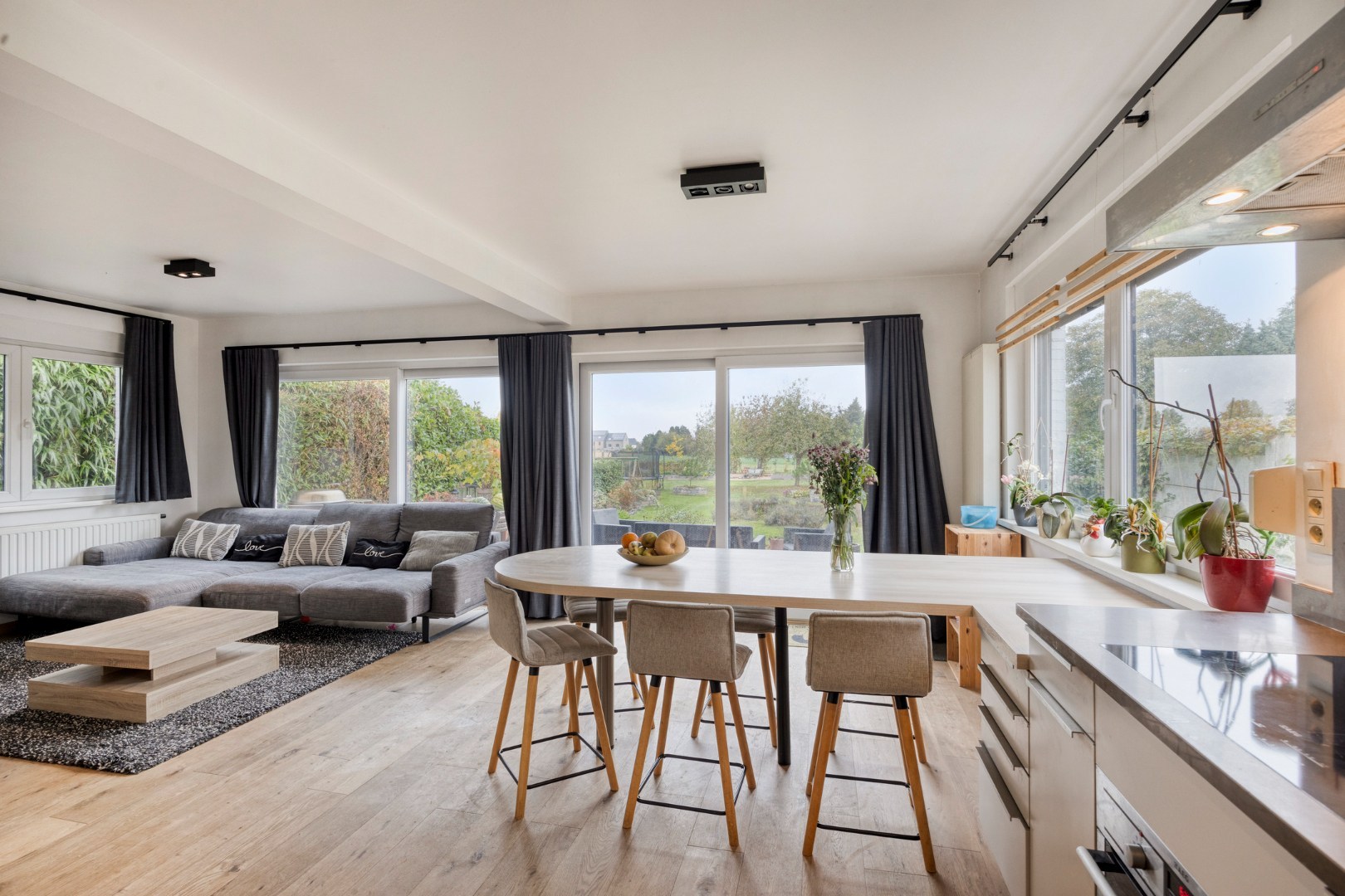 Open bebouwing met 4 slaapkamers, bureau, garage en prachtige tuin in Boutersem – EPC 158 kWh/m² - bewoonbare opp. 282 m² 