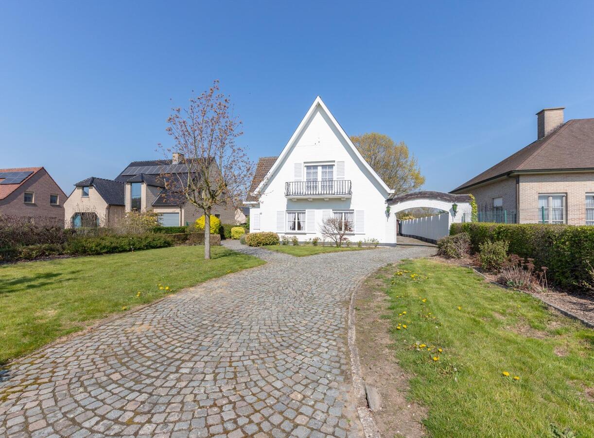 Uitstekend onderhouden villa op een perceel van 2600 m2. 