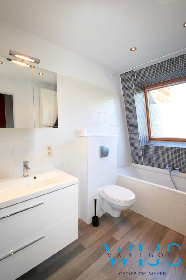 Instapklaar woonhuis met 2 slaapkamers &amp; tuin te SLEIDINGE ! 