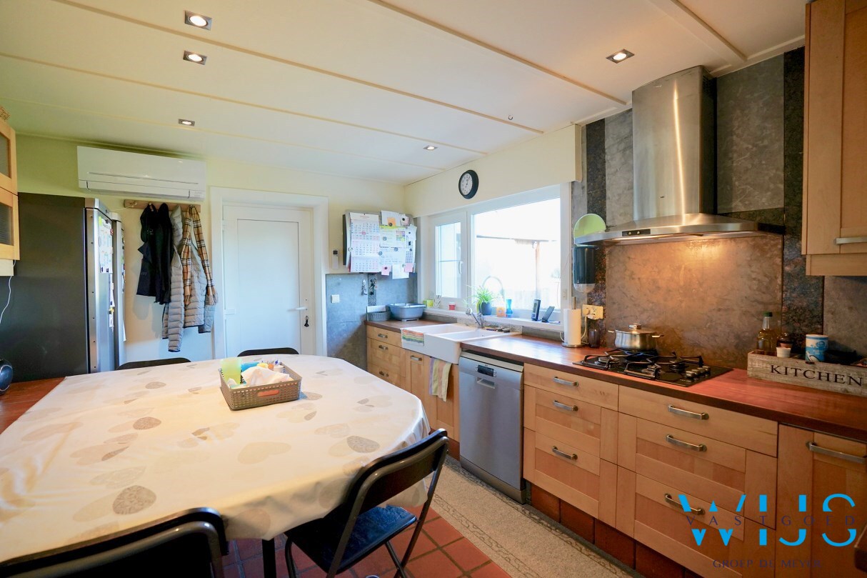 Instapklaar woonhuis op 17.400 m² grond te ASSENEDE ! 