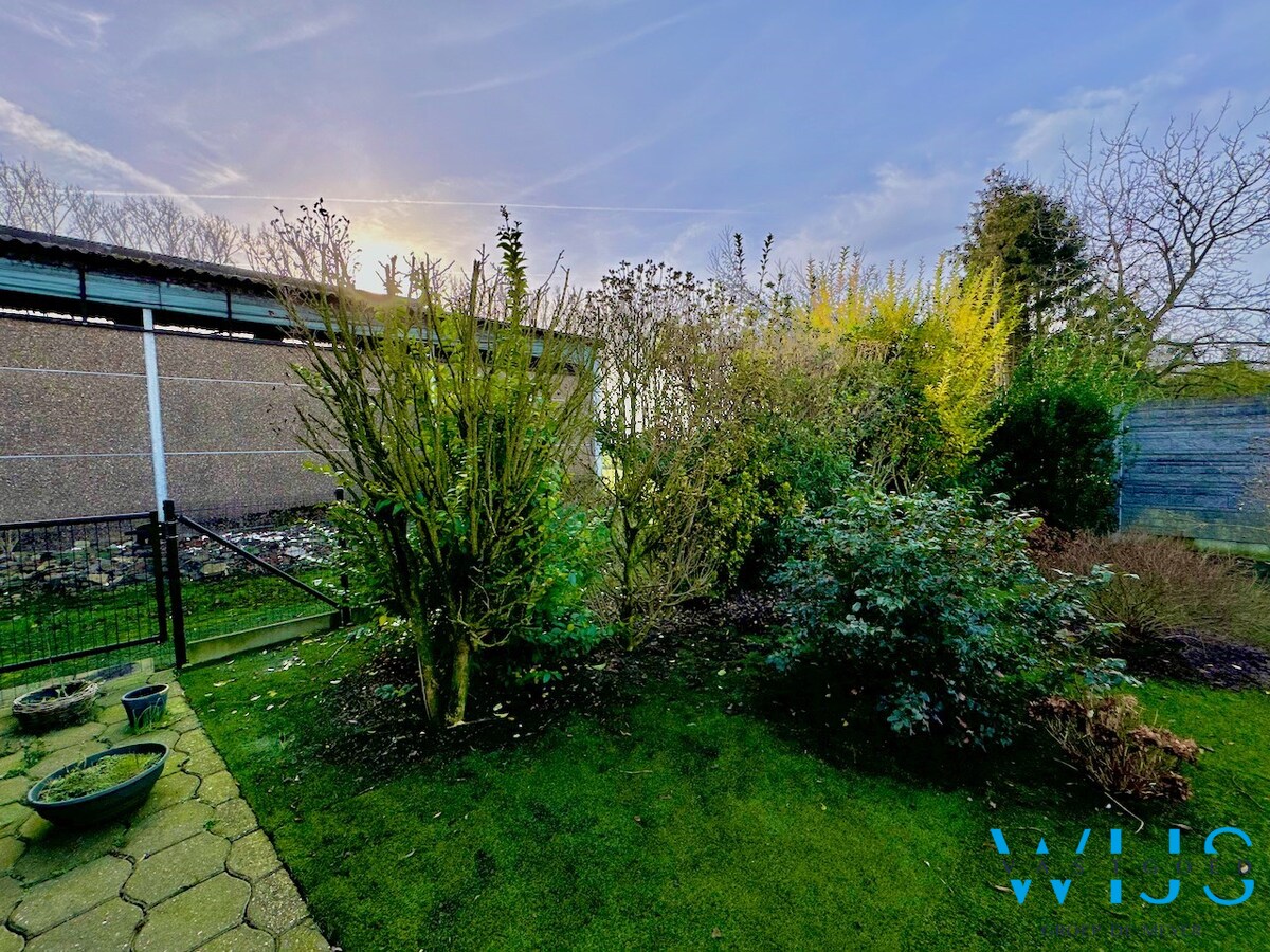 Volwaardig woonhuis met bijgebouwen te Wippelgem ! 