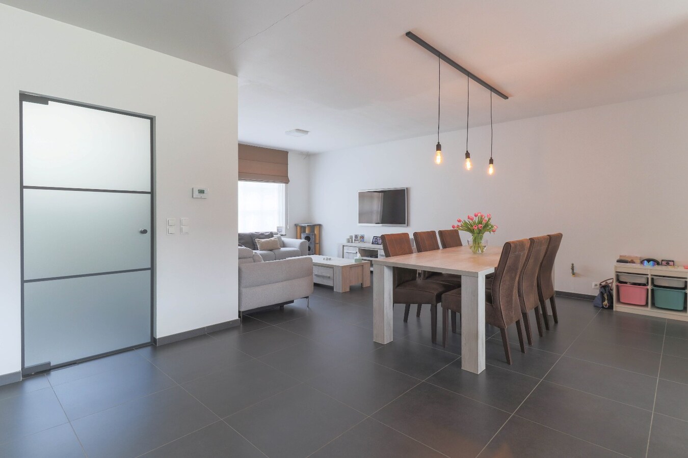 Instapklare recente woning met garage te koop in Heule ! 