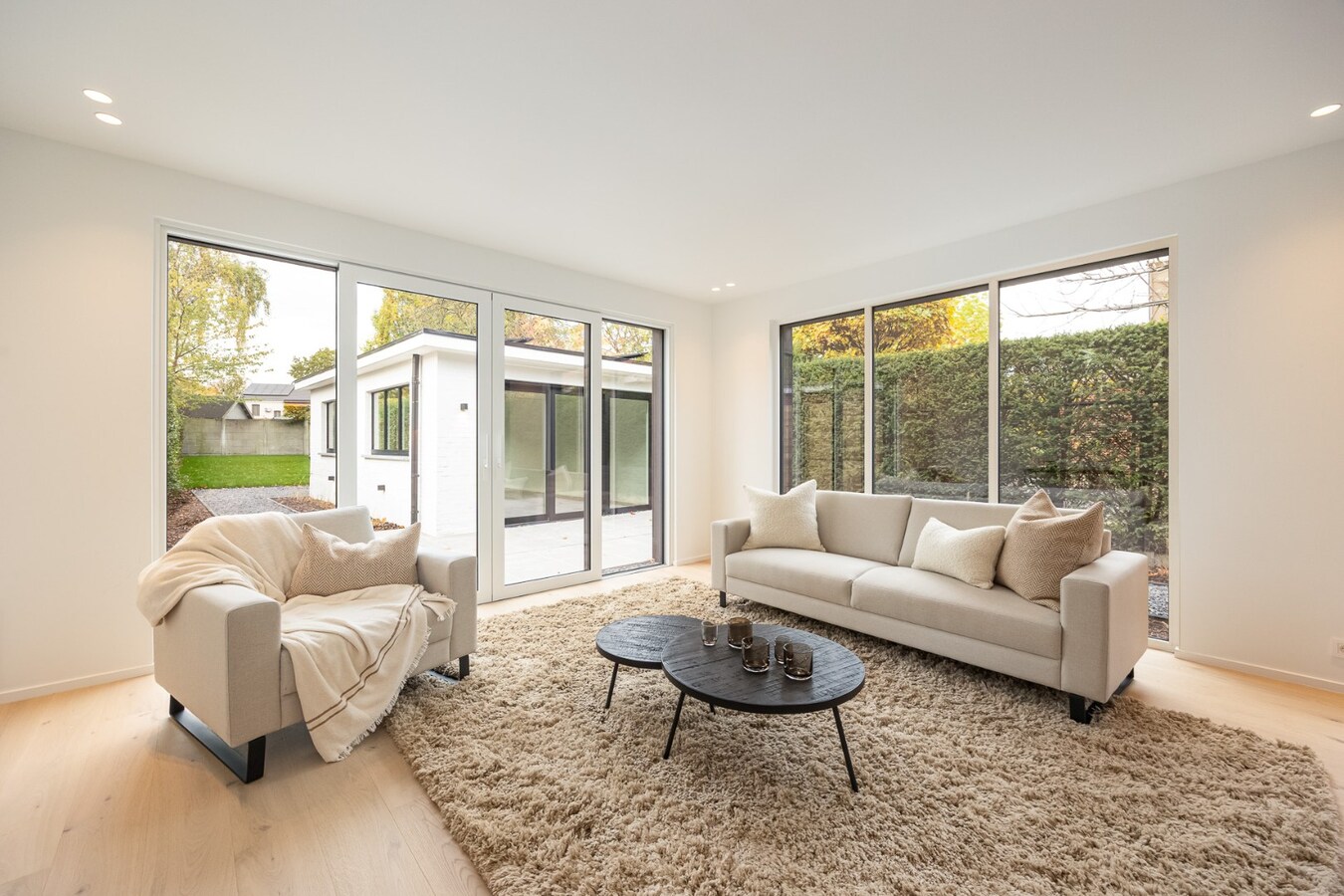 Energiezuinige instapklare woning met 4 slaapkamers en bijgebouw in hartje Schilde 