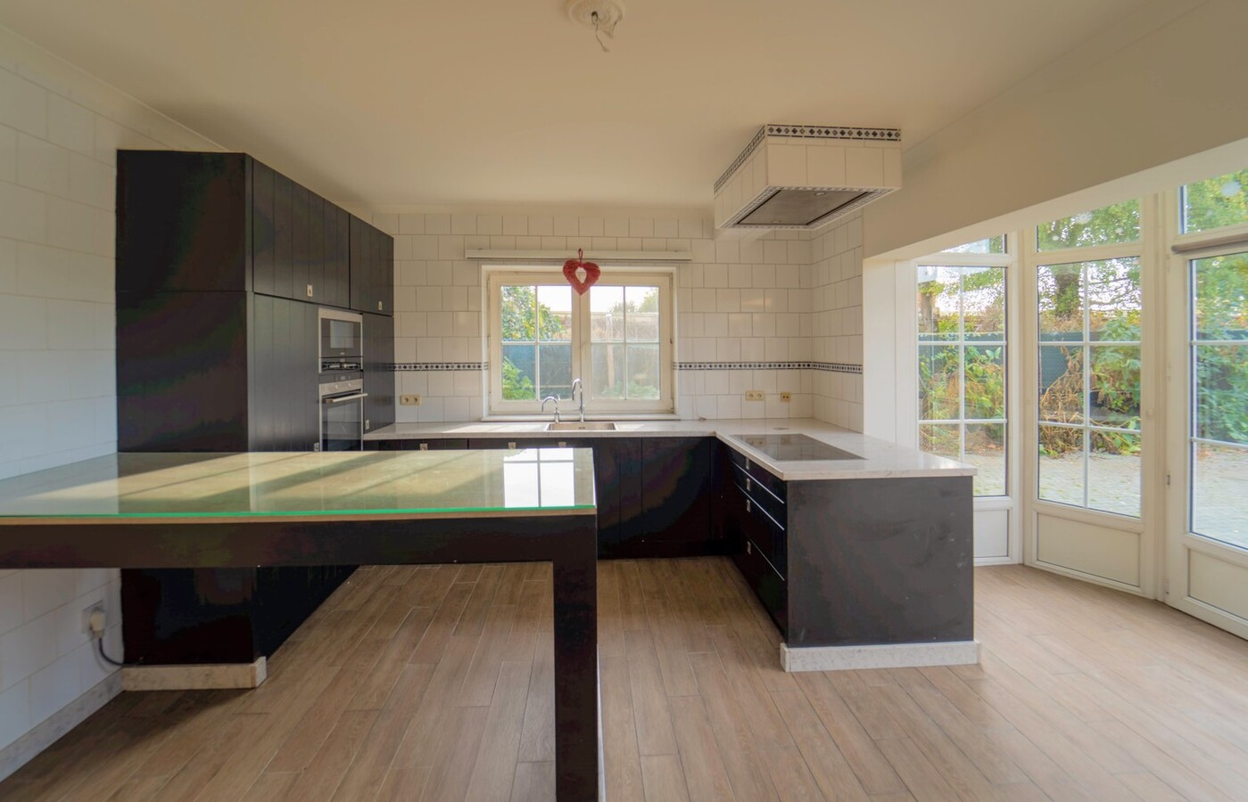 Royale villa met zwembad en extra woonruimte op 3070 m² 