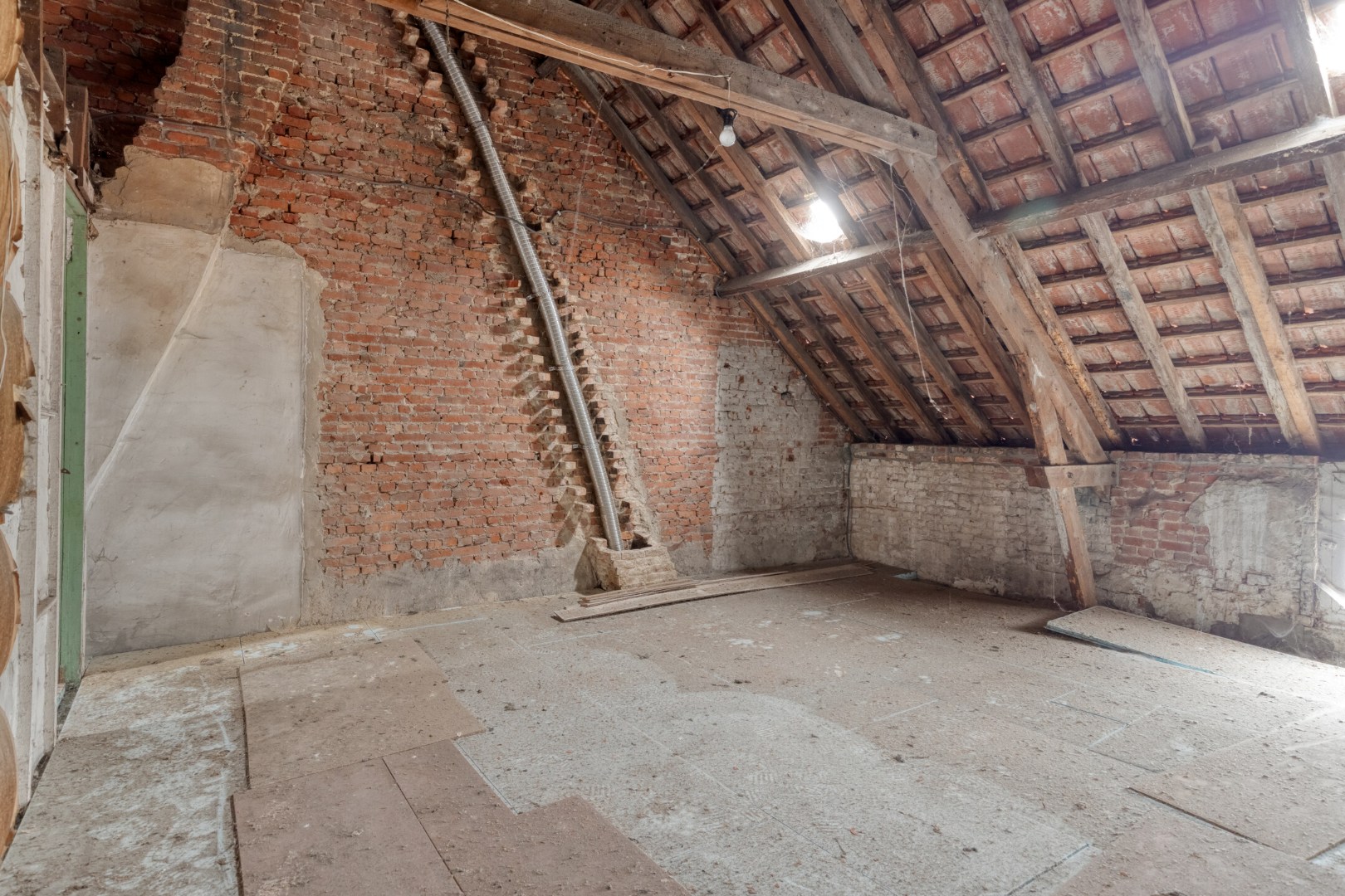 Charmante stadswoning met 5 slpk. in centrum Geel 