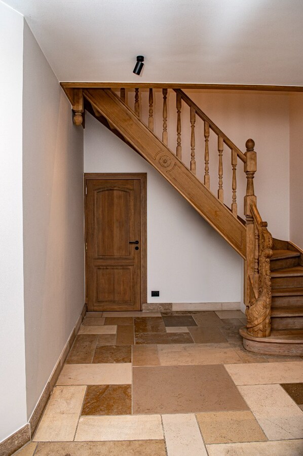 Prachtige landelijke villa met zwemvijver en paardenfaciliteiten 13.459m² 