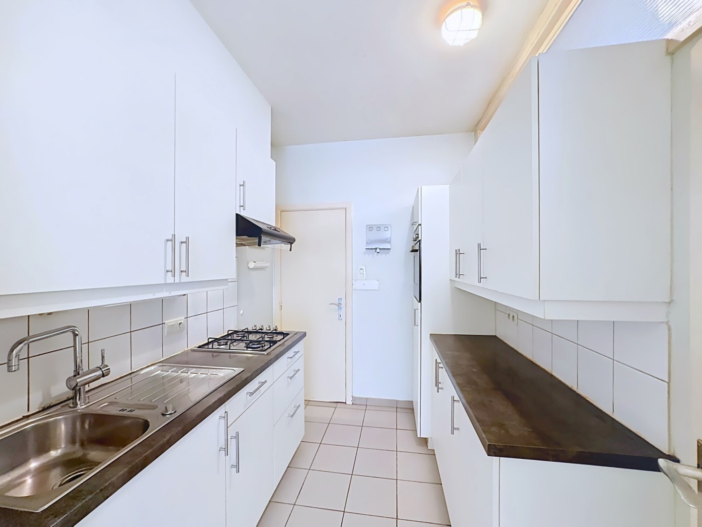 Prima gelegen appartement met volwaardige slaapkamer en slaaphoek 