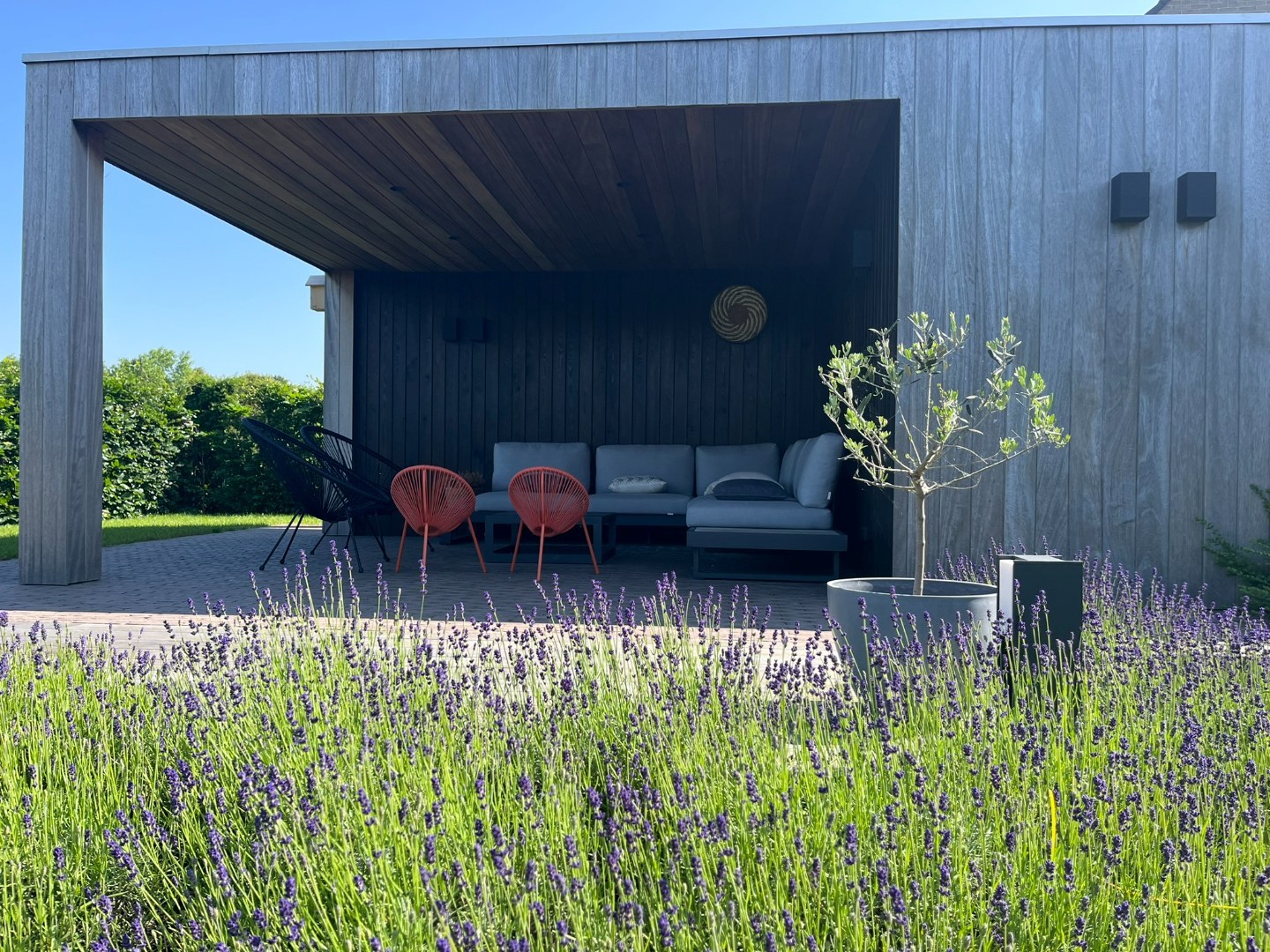 Ruime, instapklare,  alleenstaande woning met garage en tuin op 818 m² 