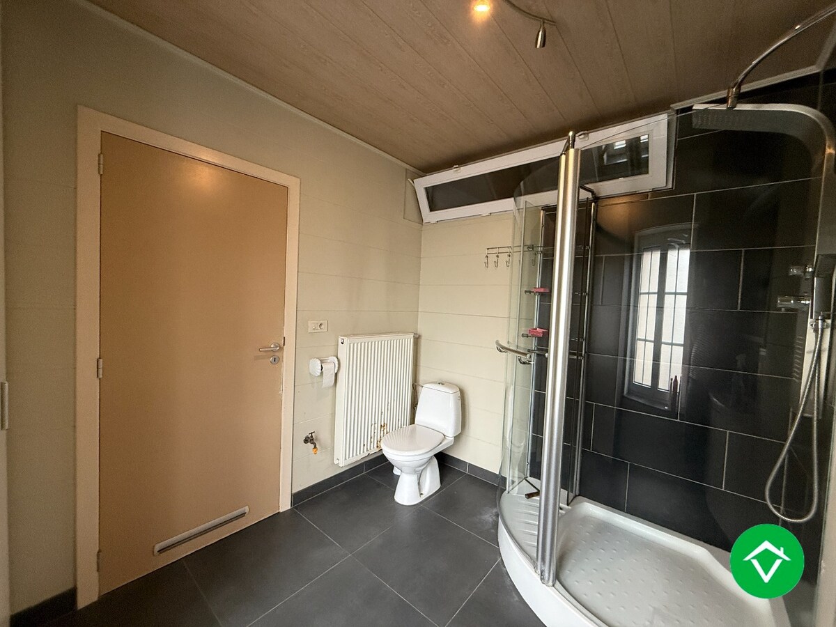 Rijwoning met 3 slaapkamers en tuin te Izegem 