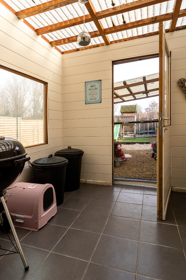 Gezinswoning met 4 slaapkamers en garage op 364m² te Ichtegem 