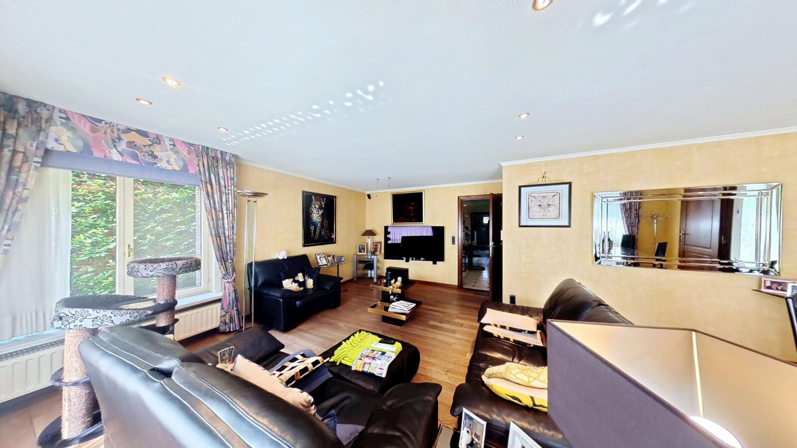 Bijzonder ruim én rustig wonen. 