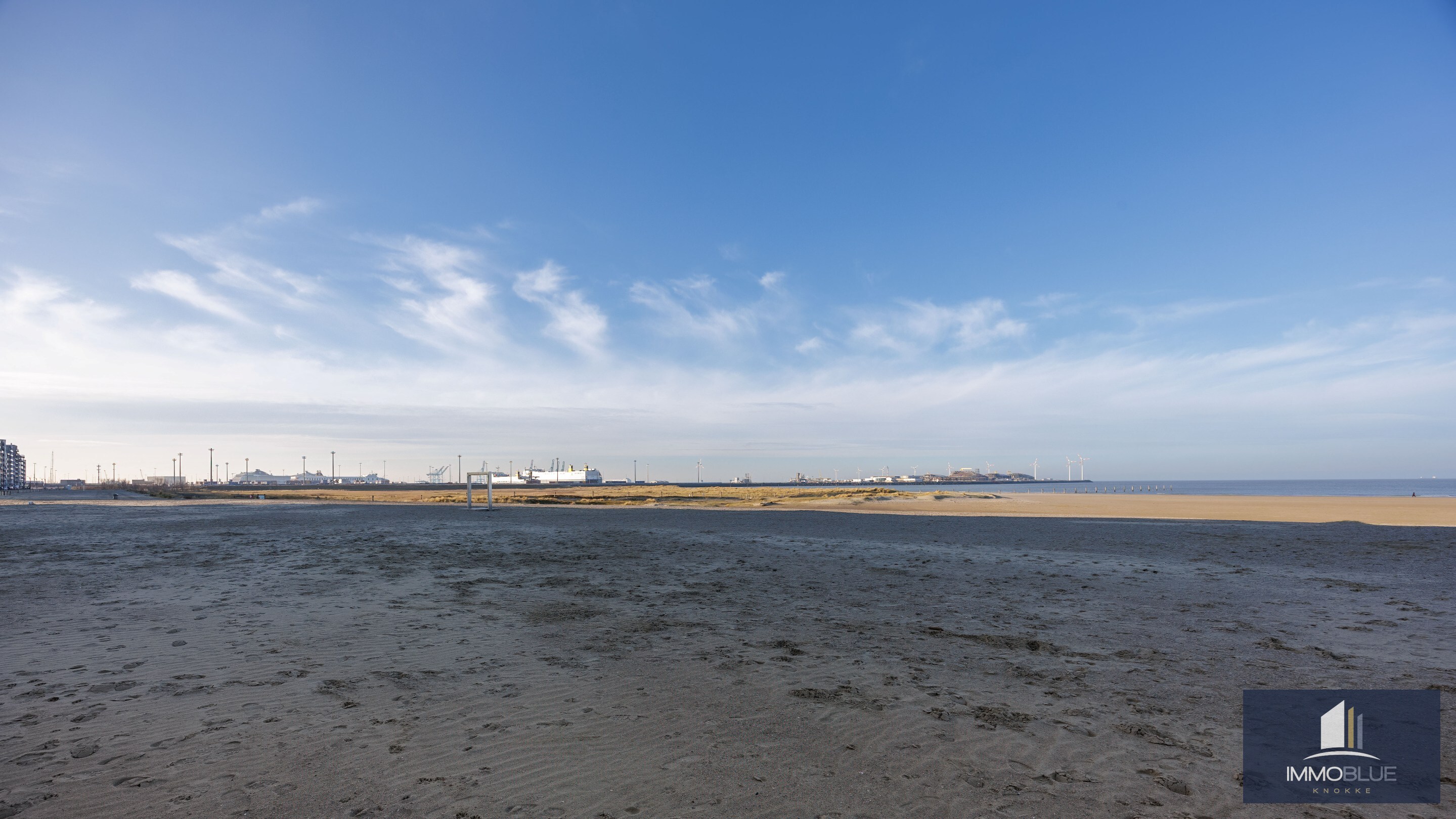Appartement met frontaal zeezicht. 
