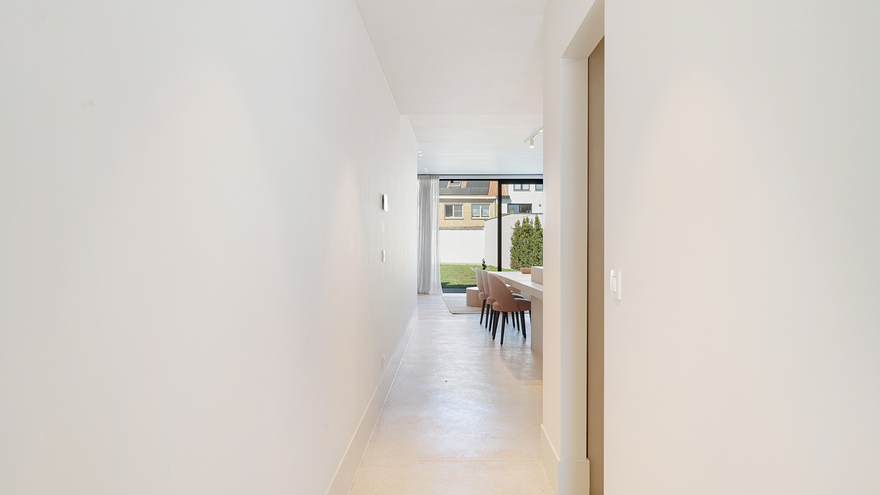 Prachtig afgewerkte nieuwbouwwoning met 4 slaapkamers gelegen in het oude Knokke. 