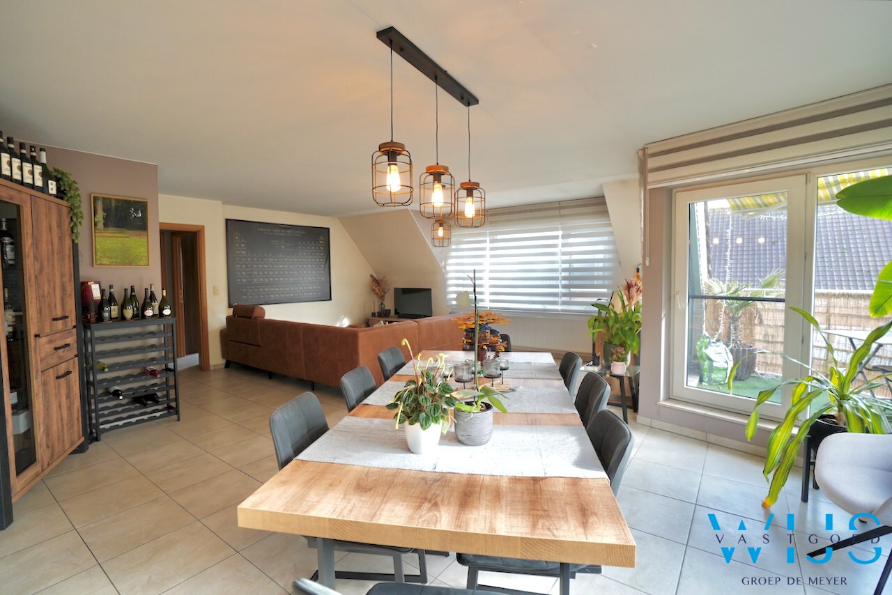 Instapklaar appartement met terras en aparte garage te ERTVELDE ! 