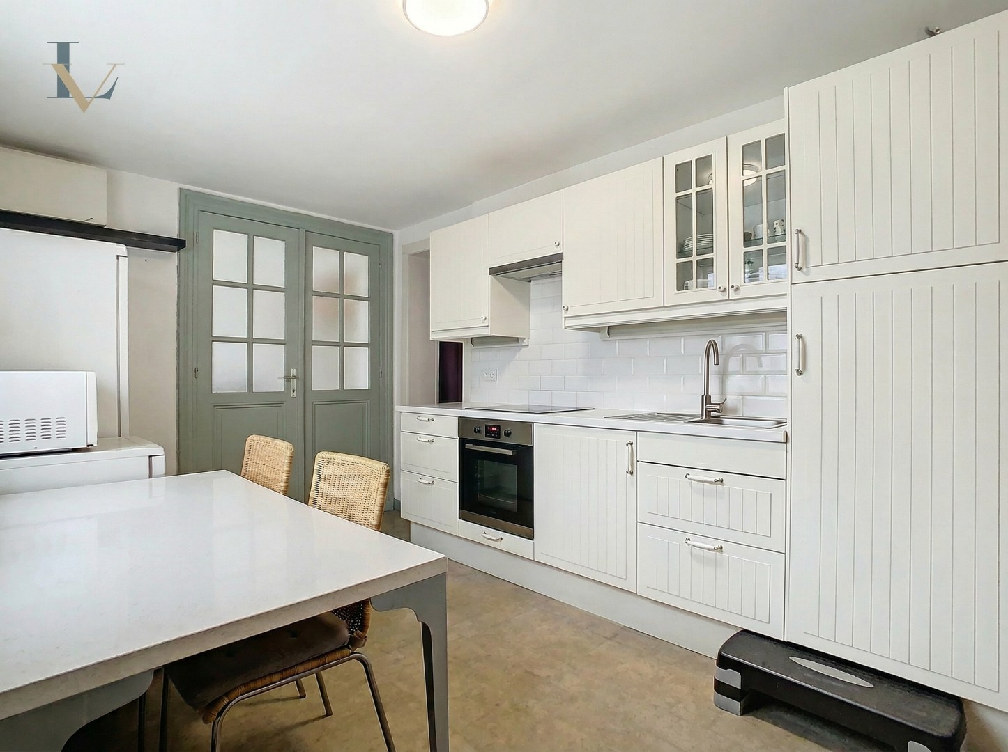 e renoveren opbrengsteigendom met handelspand en woonunits/ ook geschikt als projectgrond 