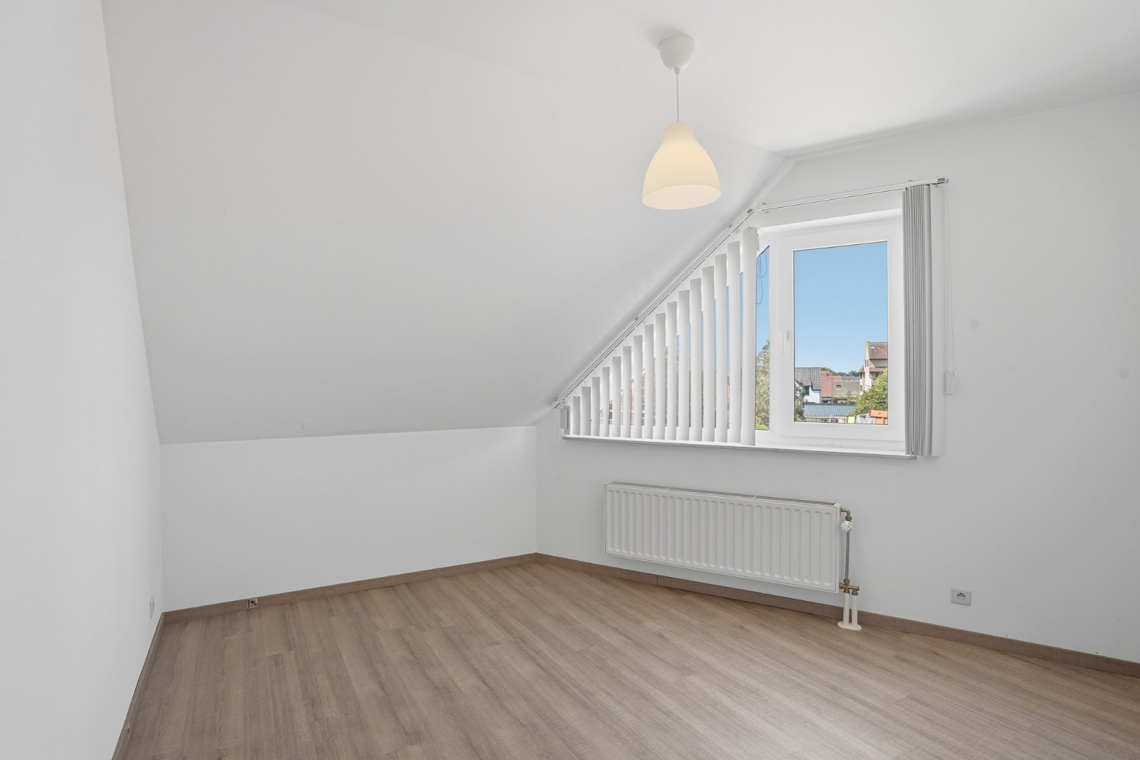 Instapklaar appartement met 2 slaapkamers te Eernegem 
