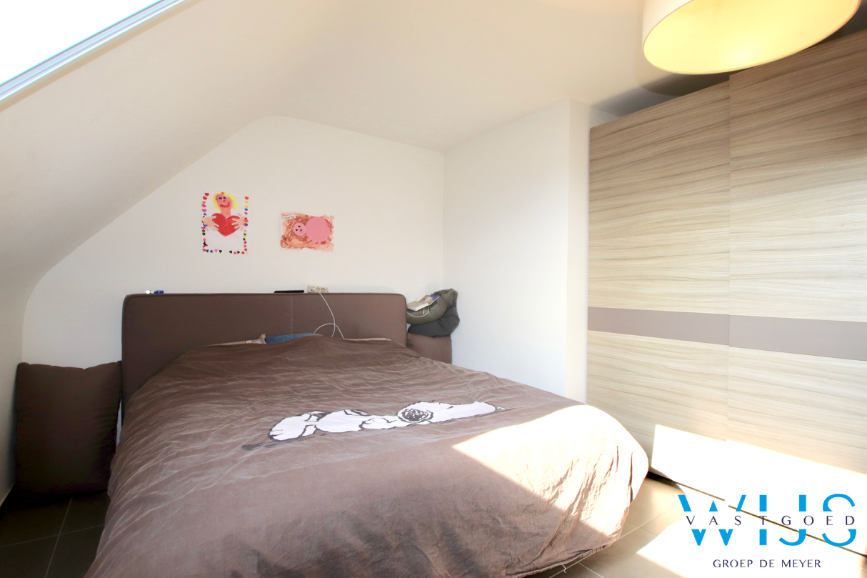 Ruim appartement met 4/5 slp, terras &amp; 2 parkeerplaatsen te ERTVELDE! 