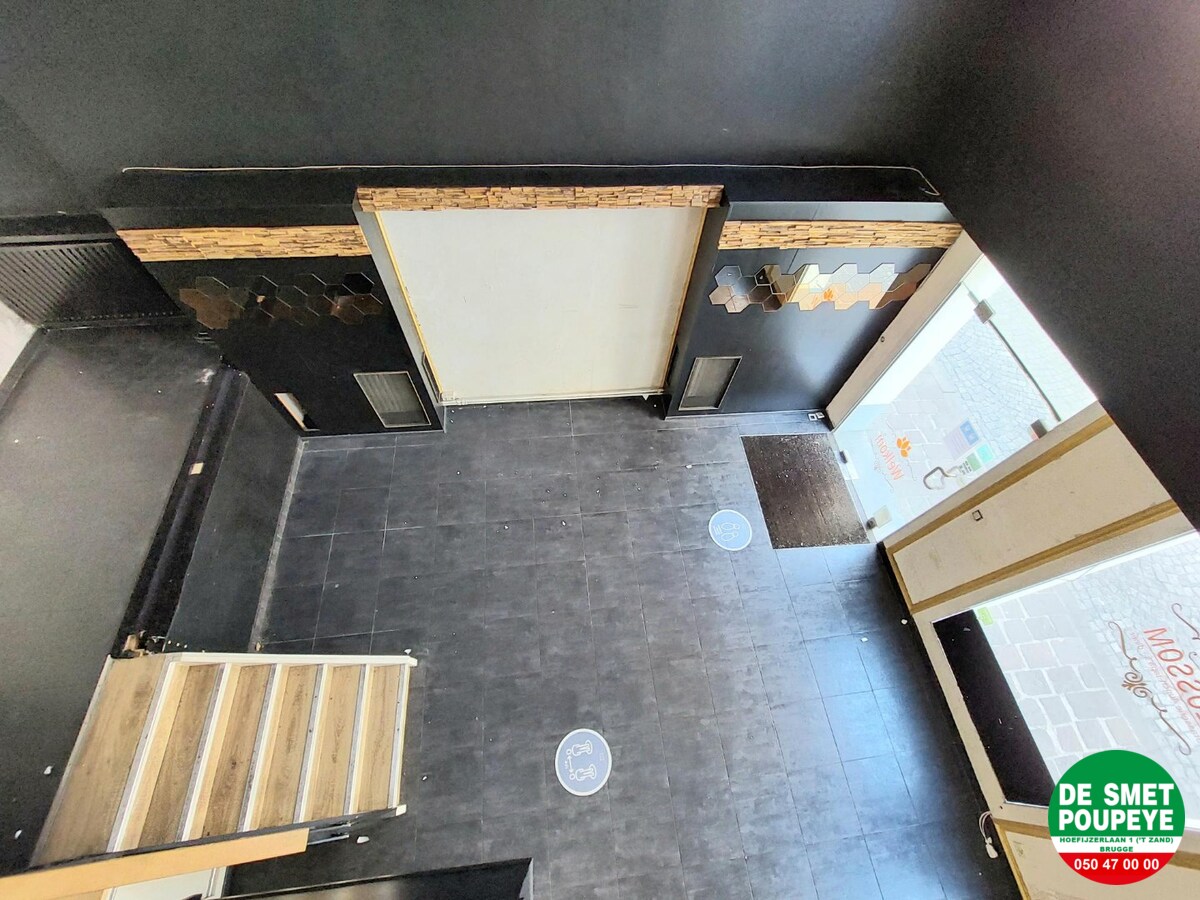 Handelsgelijkvloers nabij de Markt van Brugge 