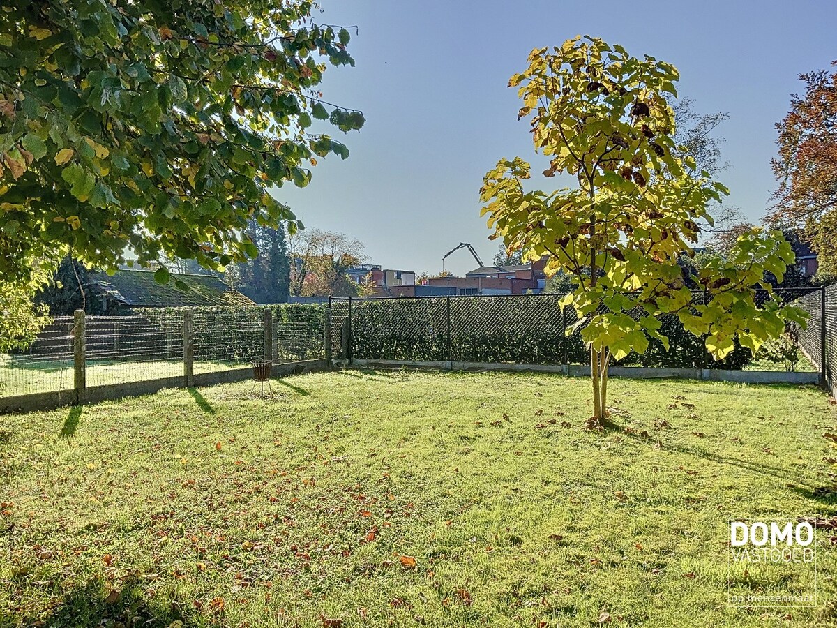 Ruime, energetisch gerenoveerde woning met open leefruimte, 4 slaapkamers en 2 badkamers te Kermt 