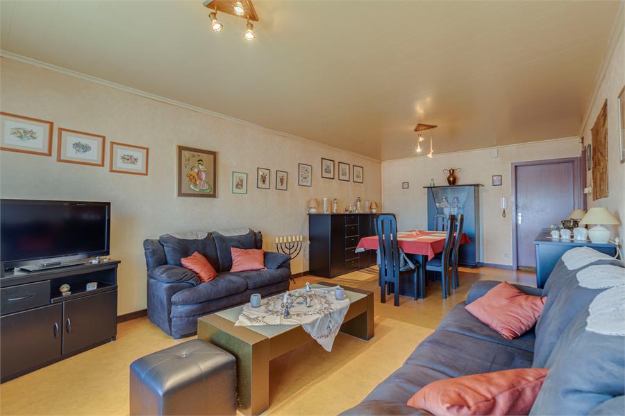 Buitenkans: goed gelegen, op te frissen appartement te centrum Gent 