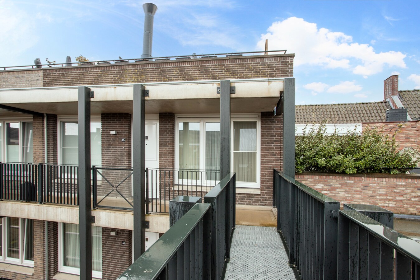 Wonen in het hart van Bladel, met ruimte, comfort en een royaal terras in misschien wel het mooiste appartement van Bladel. 