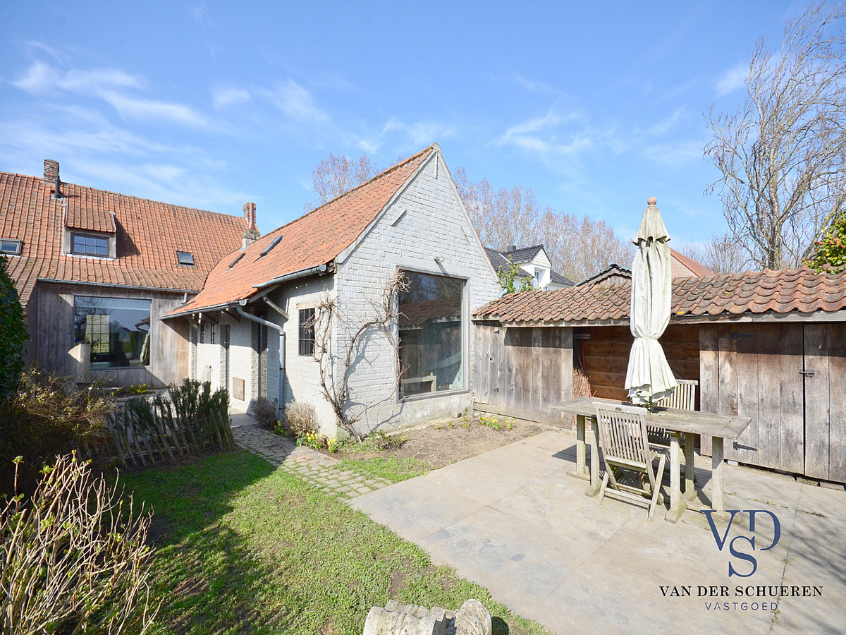 Parel nabij de Baaigemse Prinsenmolen. 