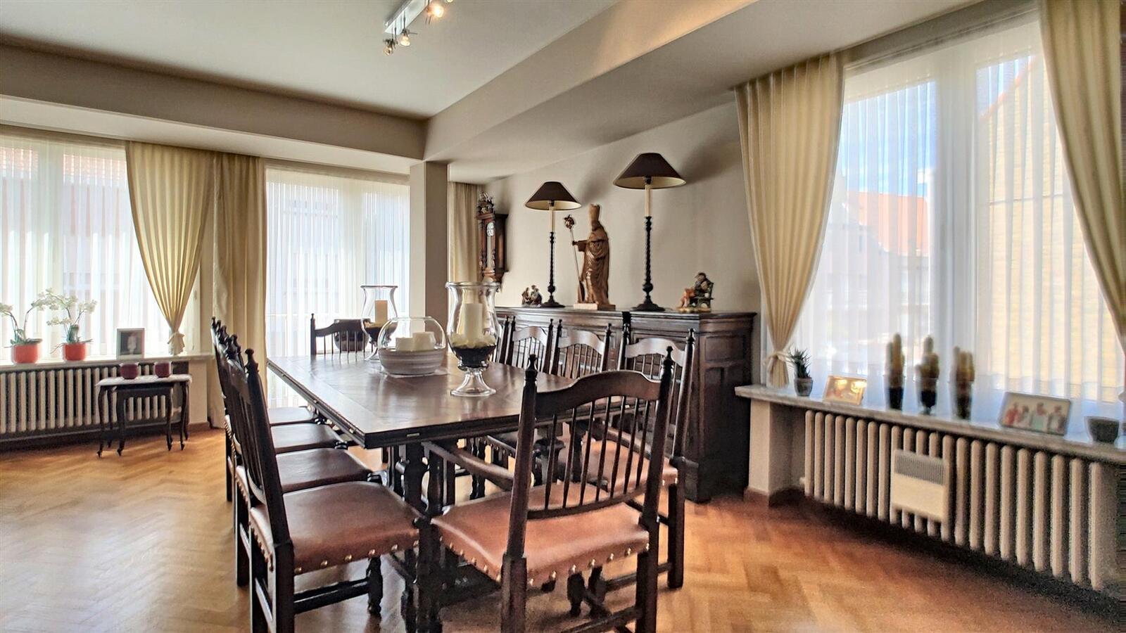 Magnifieke hoekwoning met garage - Heist 