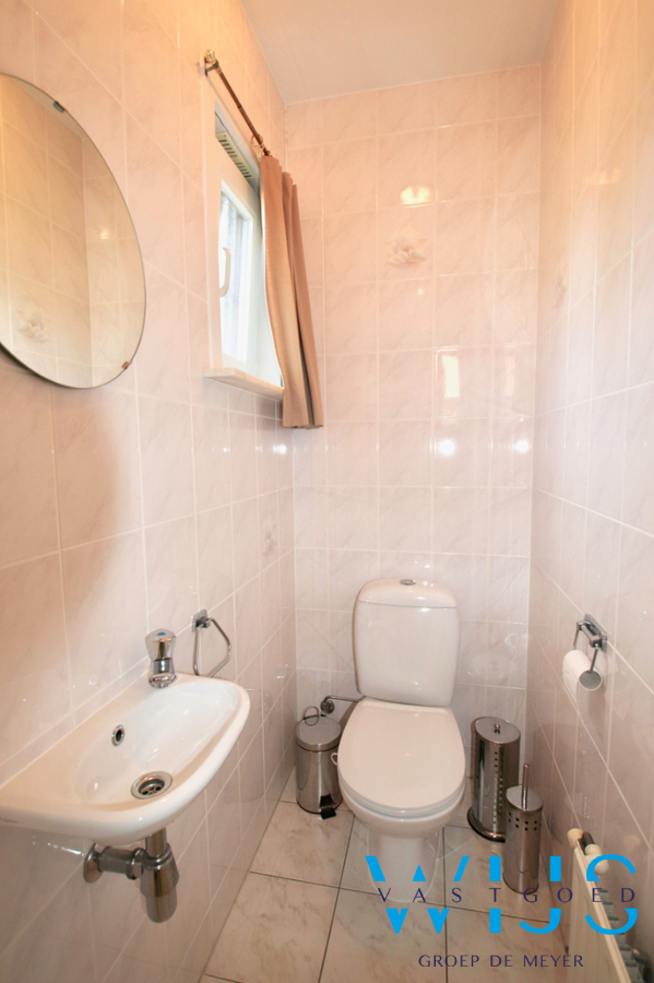 Leuke gezinswoning met 4 slaapkamers &amp; tuin te Oosteeklo ! 