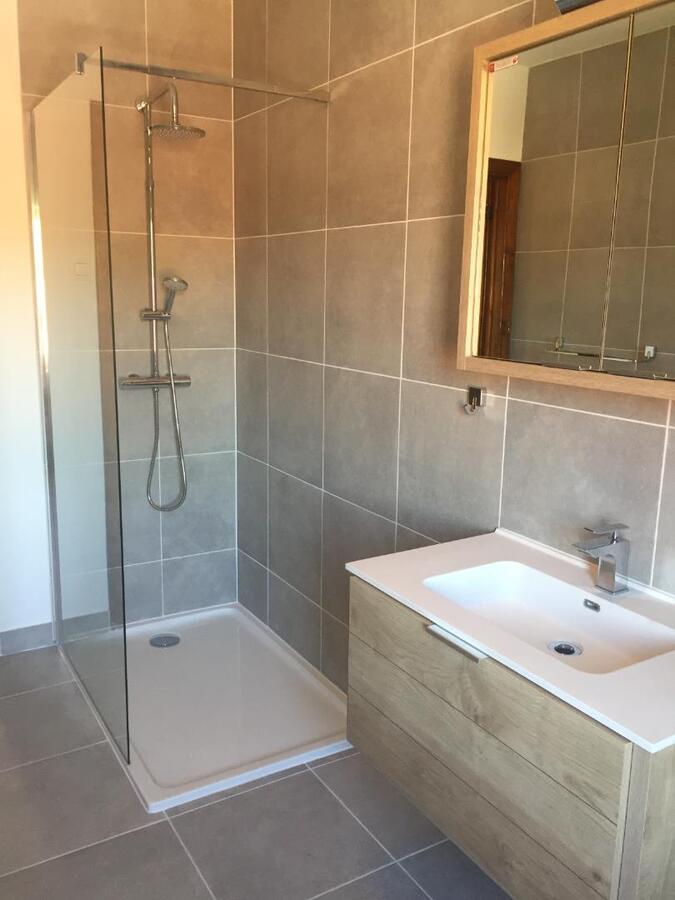 Aangename woning met tuin : zeer rustig gelegen én op slechts 50 m van de Gaverse Markt. 