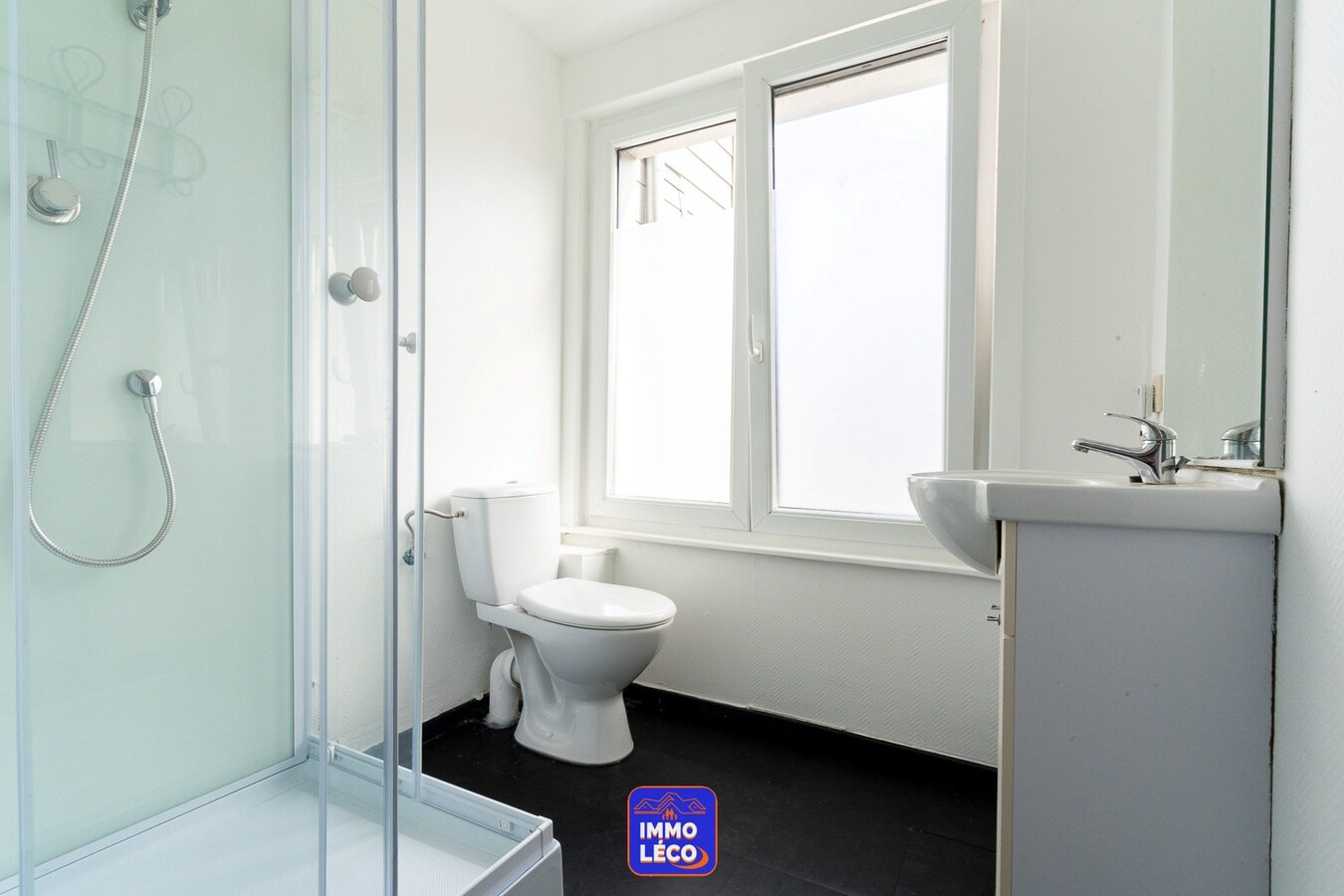 Bureaux rénovés de +/- 40m² à deux pas de la Gare de Mouscron ! 