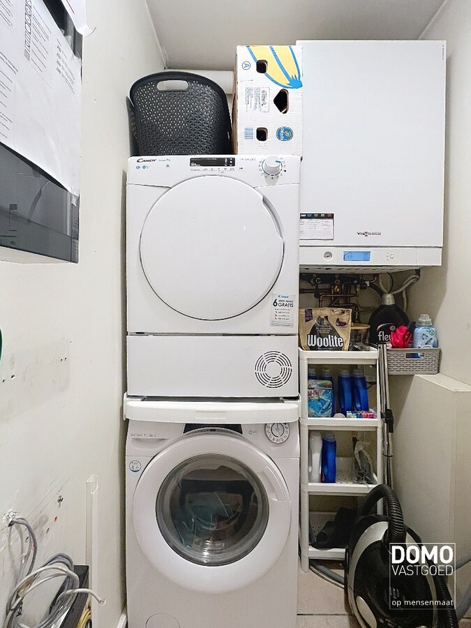 RUIM APPARTEMENT MET TERRAS, 2 SLAAPKAMERS EN PARKEERPLAATS IN HET CENTRUM VAN HASSELT 