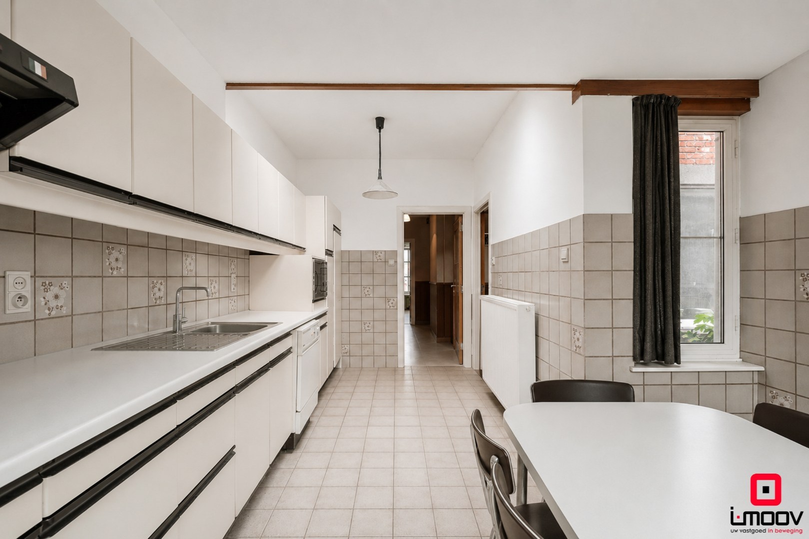 Karaktervolle voormalige apotheekwoning met groene tuin aan het water nabij UZ Gent 