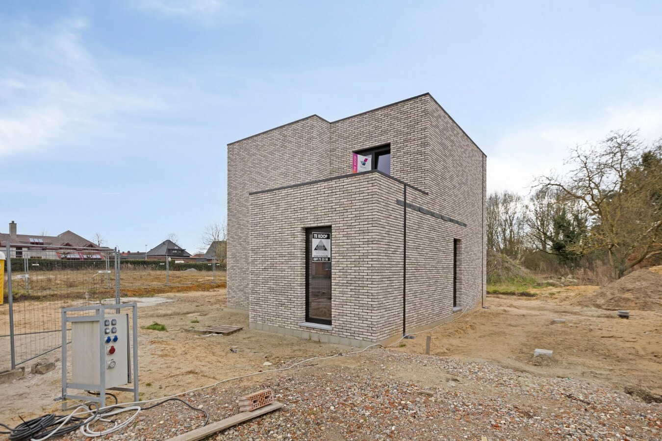 Nieuwbouw instapklare woning met 4 slaapkamers (waarvan 1 gelijkvloers) 