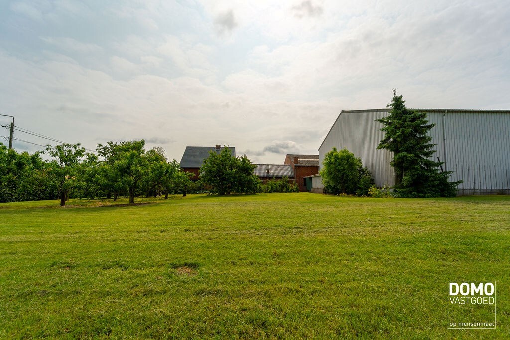 UNIEKE WONING MET 2 RUIME LOODSEN OP PERCEEL VAN 58A49CA 