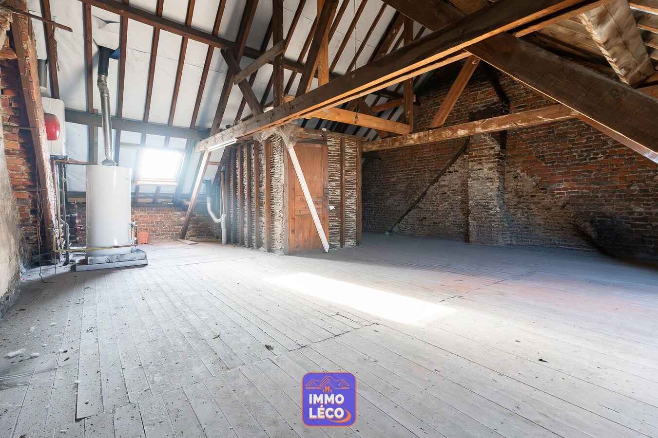 Immeuble de rapport avec commerce et habitation, à la Grand-Place ! 