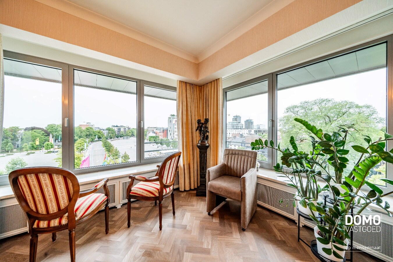 Stijlvol wonen in hartje Hasselt met een uniek uitzicht over het Kolonel Dusartplein 