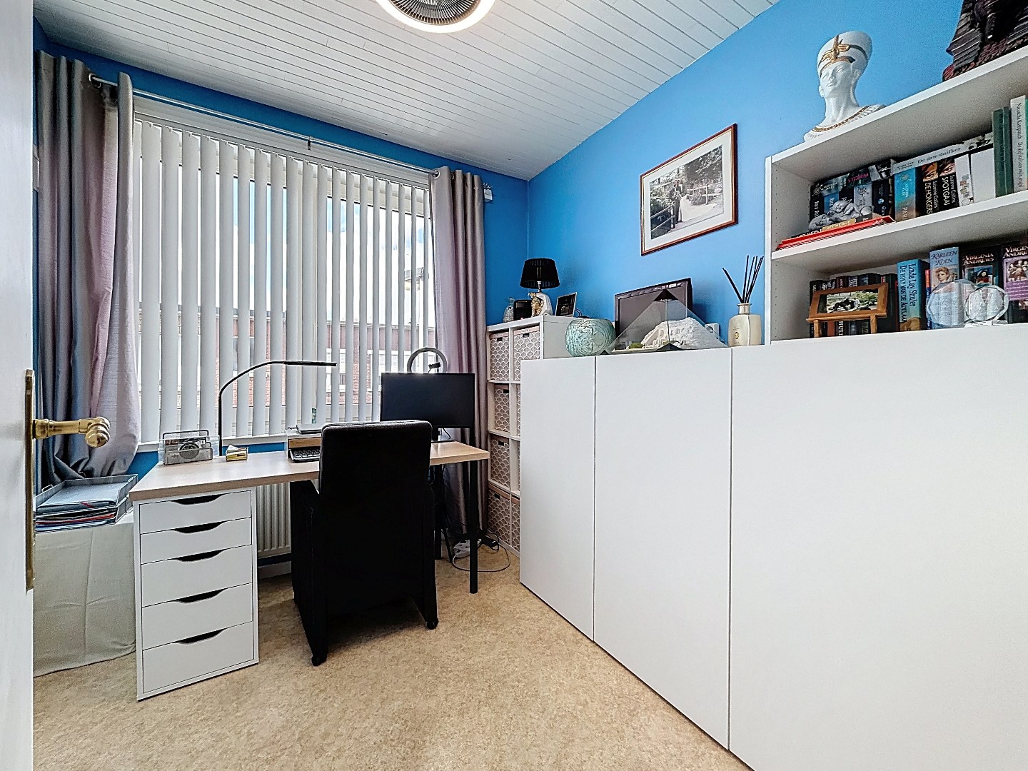 Instapklare bel-etage woning met mooi aangelegde tuin in Merksem 