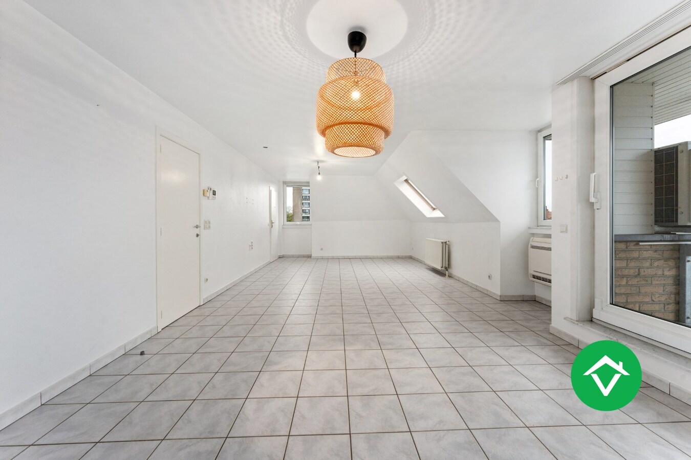 Instapklaar appartement met 3 slaapkamers en autostandplaats te Brugge 