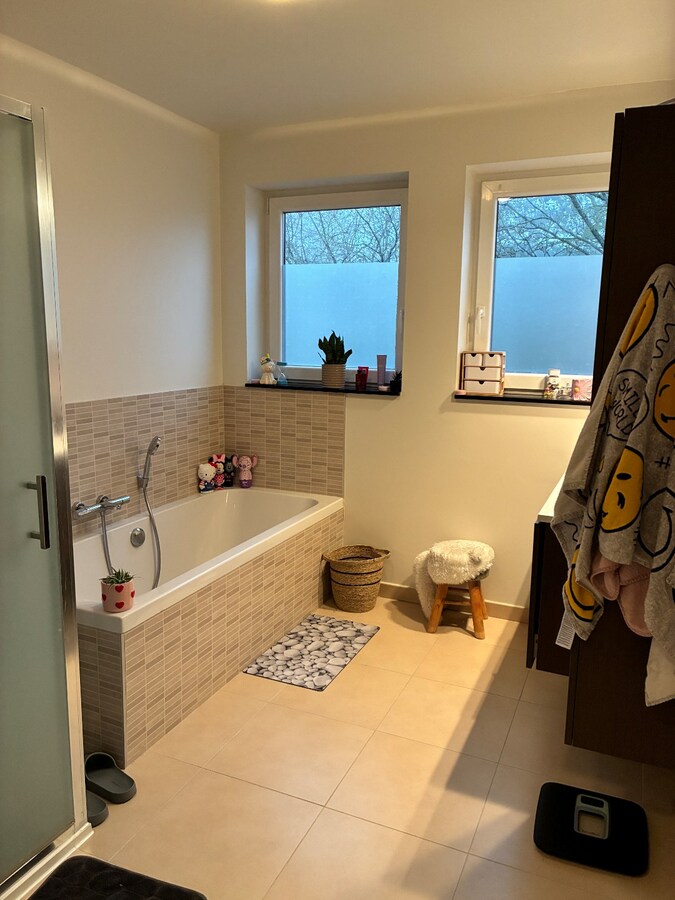 Ruim appartement met 2 terrassen. 