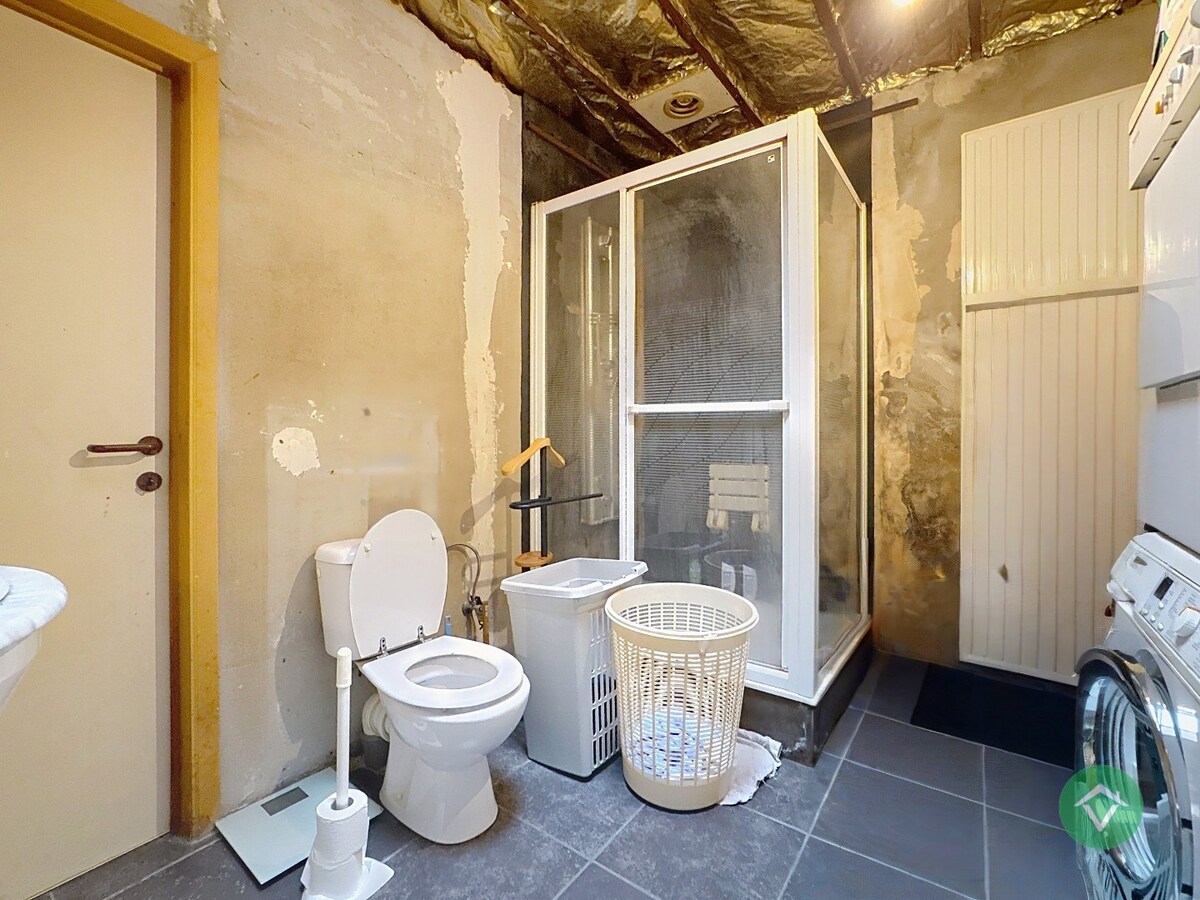 Woning met 4 slaapkamers en garage te Gistel 