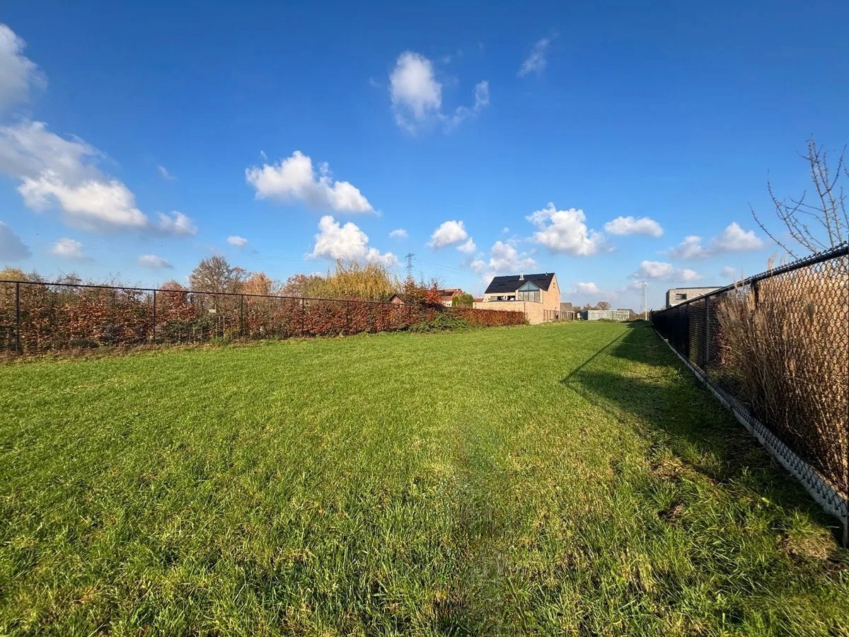 Ruime bouwgrond van 14a 98ca voor open bebouwing in Balen 