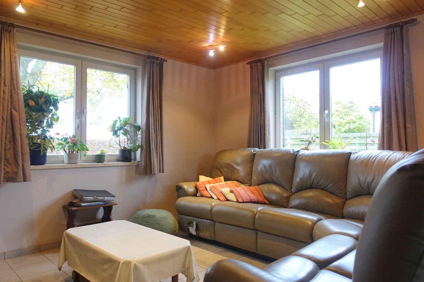 Goed gelegen woning met grote tuin 