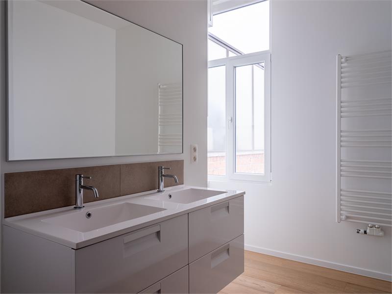 Totaal gerenoveerde rijwoning te Sint-Amandsberg 