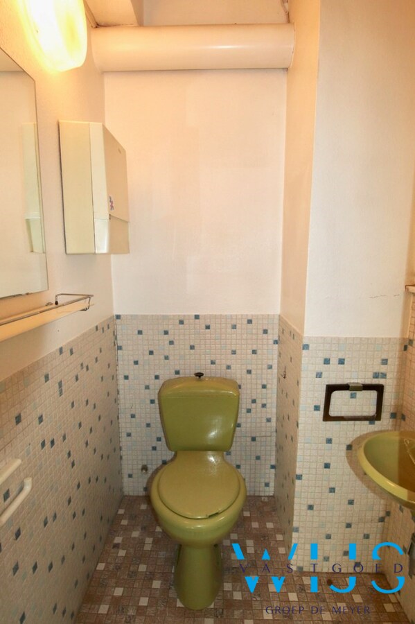 Goed gelegen handelspand te Wachtebeke ! 