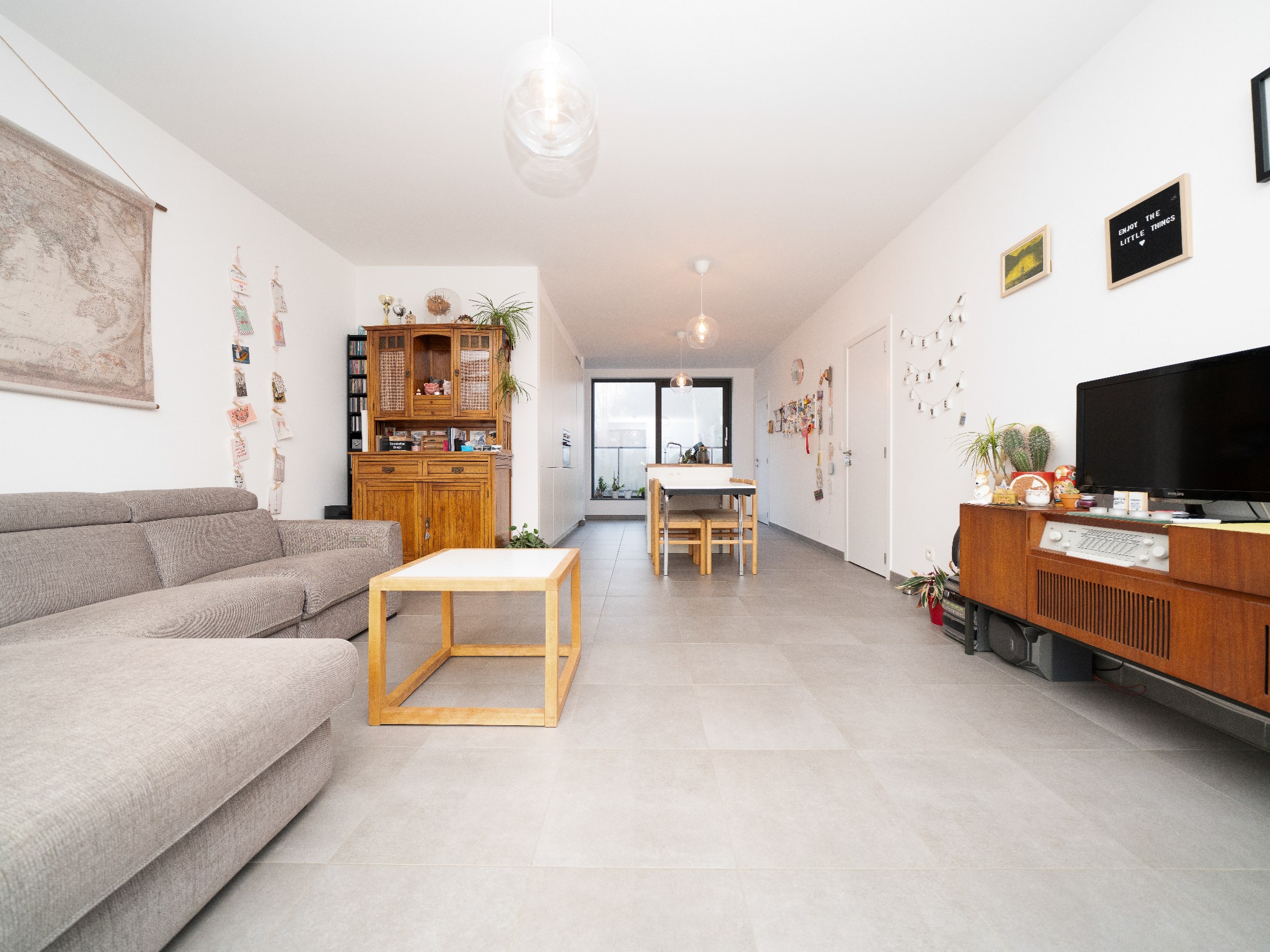 Nieuwbouwappartement met 3 terrassen, staanplaats en kelder 